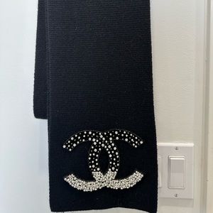 NWT CHANEL CASHMERE SCARF
